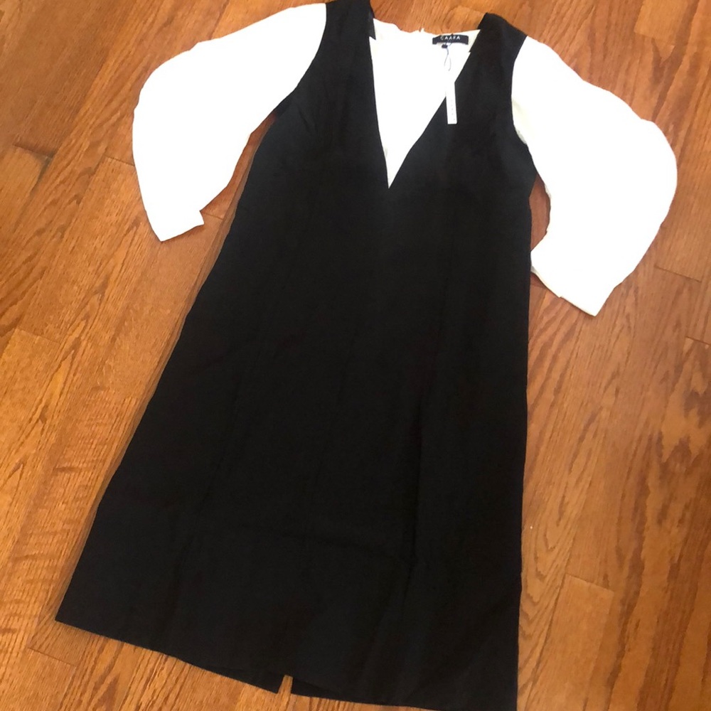 NWT CAARA BLACK/WHITE DRESS